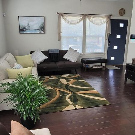 Spacious Townhouse Minutes From Downtown Sa. San Antonio Eksteriør bilde