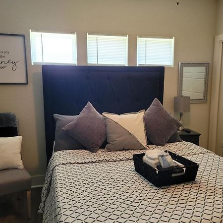 Spacious Townhouse Minutes From Downtown Sa. San Antonio Eksteriør bilde